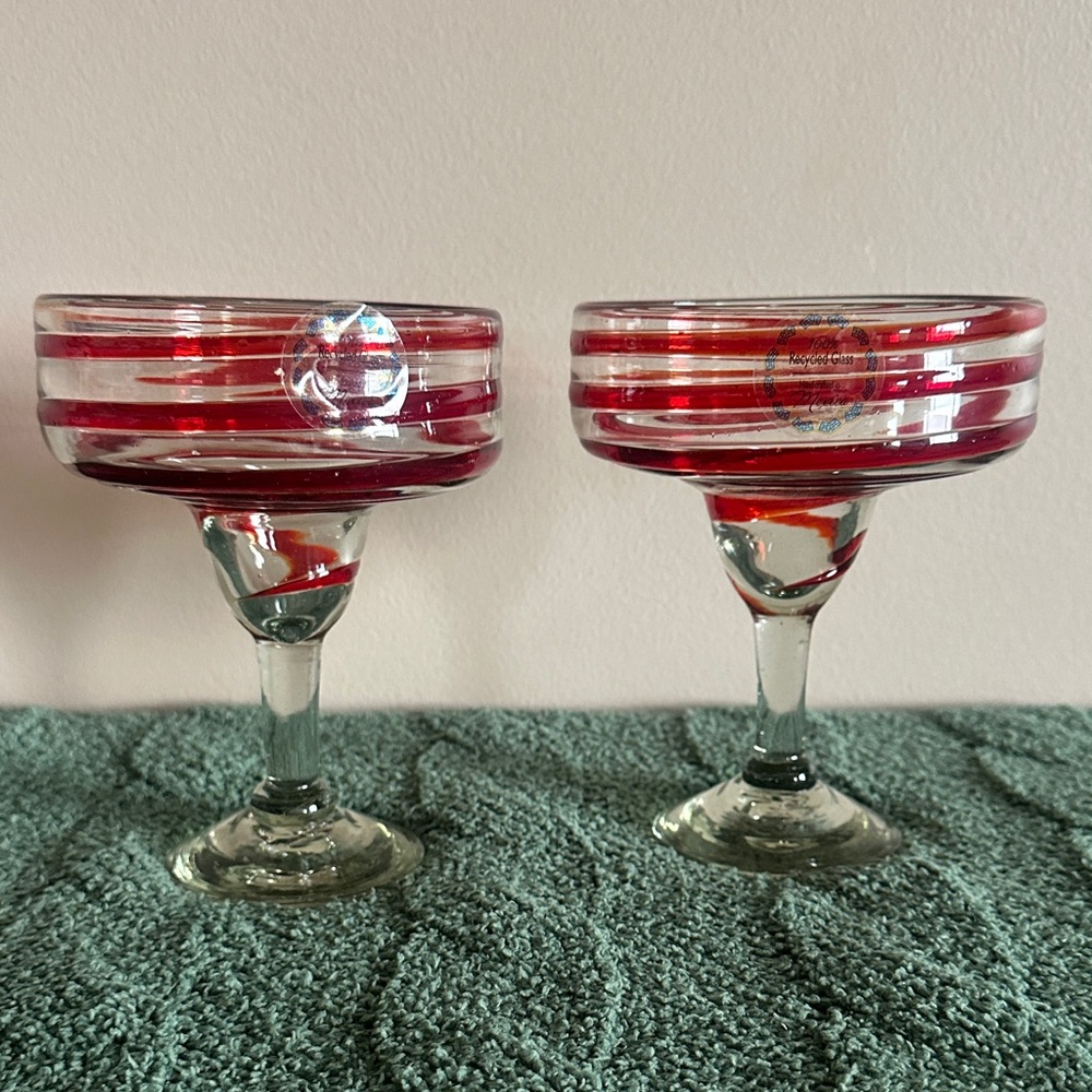 Made in Mexico Holiday Christmas Margarita Glasses Red Candy Cane Swirl NEW!
